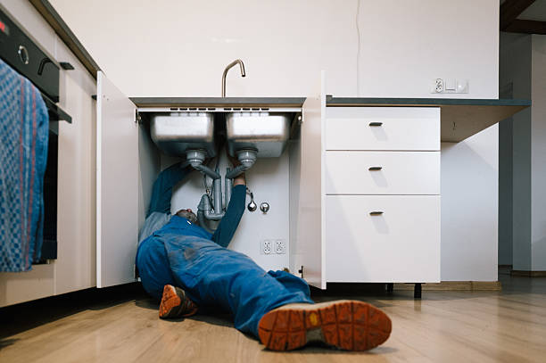 Professional Leak Detection technician working in Cumberland, IN
